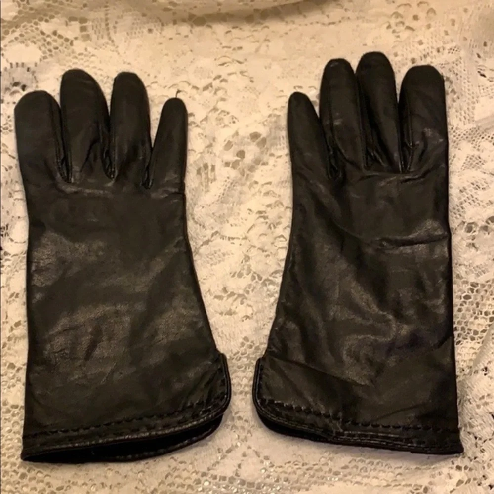 Grandoe Leather Gloves Size Small Pre owned